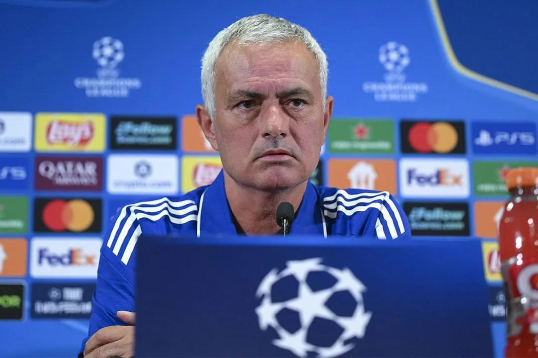 穆帅：不批评本菲卡的防守策略，我在巴塞罗那也用10个人防守过