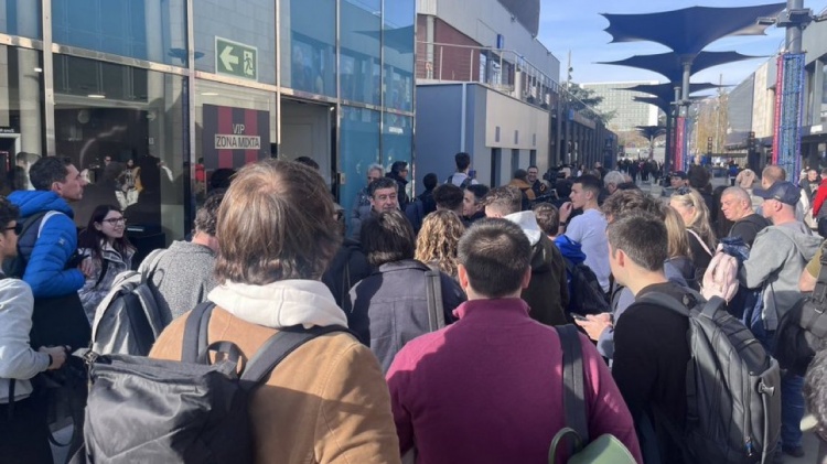 开云体育APP下载-每体：坎塞洛见面会因转会文件没搞定延迟，大批记者等候无法进场