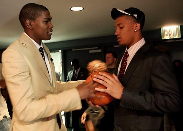 1727591427008092610.jpg kevin-durant-and-michael-beasley.jpg