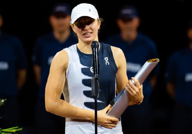 开云体育APP下载-张奔斗：昨晚的四场决赛 今早的一圈巡礼