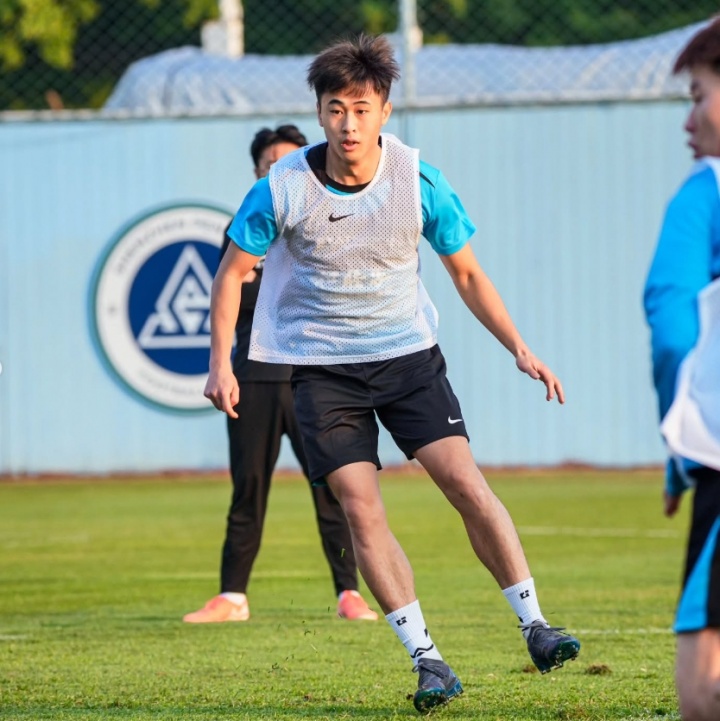 开云体育APP下载-官方：戴伟浚左膝关节外侧半月板撕裂，已手术预计康复期为六周