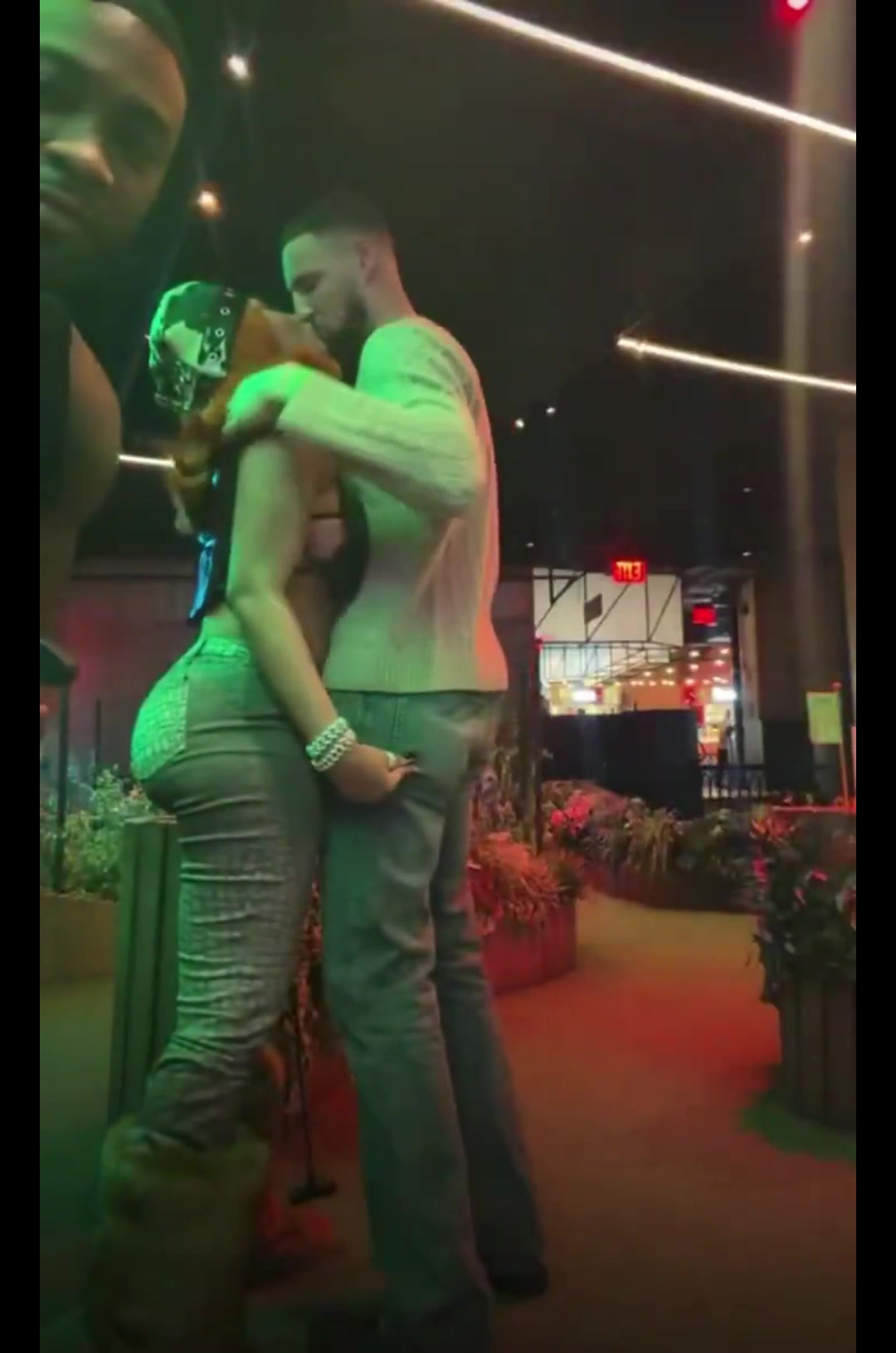 开云官网-没眼看！克莱&amp;马冬梅大尺度打高尔夫 友人看了直呼受不了