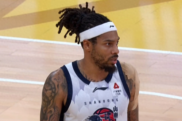 开云体育入口-山东男篮末节惜败广厦，陶汉林离场成转折点，约翰逊得分挂零|山东队|珀塞尔|三分球|浙江广厦|乔-约翰逊_新浪体育_新浪新闻